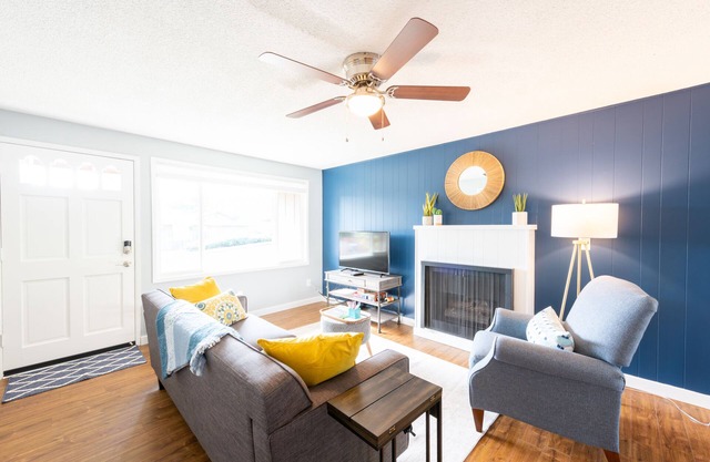 Luminoso * Privado * Elegante 2BR Flat W / Patio cercado cerca de Washington Square
