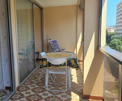 Bright seafront apartment