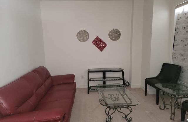 Bright Single bedroom with Desk and Chair in Brampton