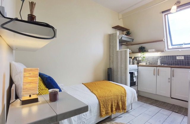 Bright Solo Studio by Hôtel de Ville/Near Métro/Elevator