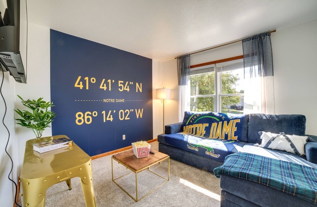 Bright South Bend Home ~ 4 Mi to Notre Dame!