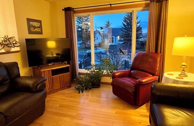 Bright, spacious 4 bedroom home.