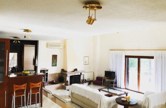 Bright & Spacious Seaview Villa