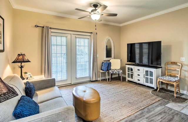 Bright St Simons Island Condo w/ Shared Pool!