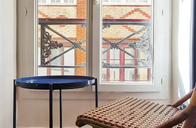 Bright Studio in Central Paris 3mns to metro/11 arr