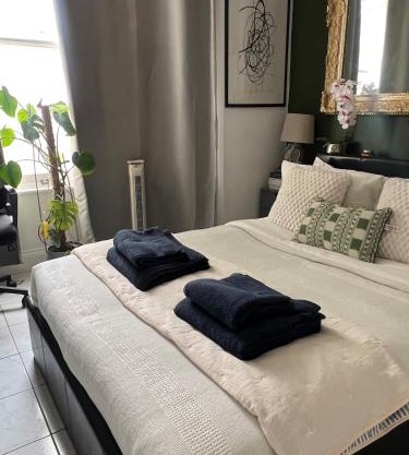 Bright studio in Fulham