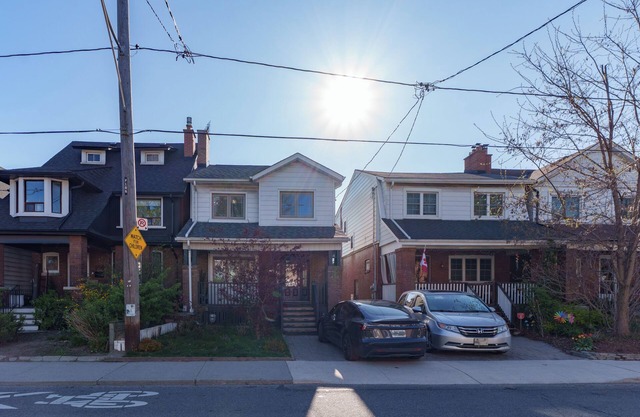 Bright & Stylish 3BR | Walk distance to Subway & High Park
