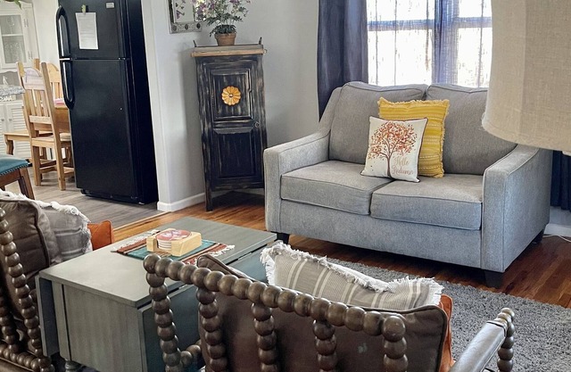 Bright, stylish and centrally located casita.