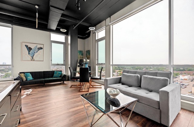 Bright Suites Finch West by GLOBALSTAY
