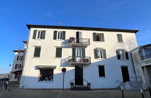 Luminoso T2 en el centro de Cambo-les-Bains, se permiten mascotas