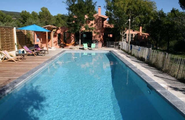 Villa luminosa con gran piscina en el corazón de Provenza