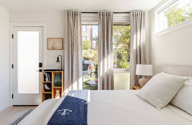 Bright, warm, and modern guest suite in Seattle’s Eastlake neighborhood.