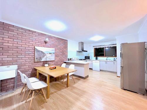 Brilliant Modern Flat @Mount Waverley *Smart TV