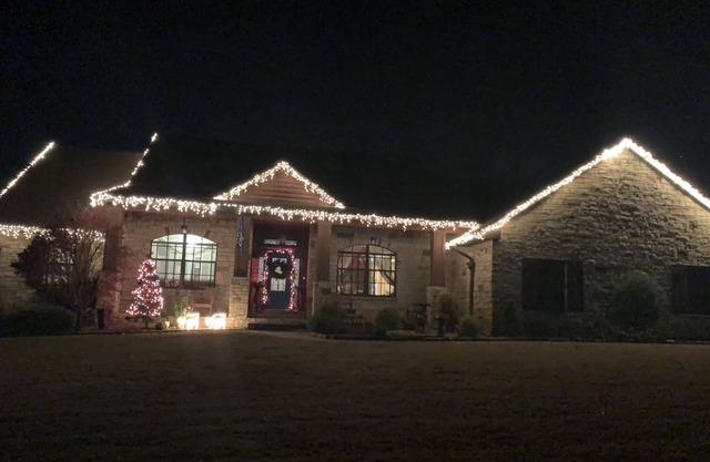 Bring the family home for Christmas! 5000 square-foot home! Dual kitchens