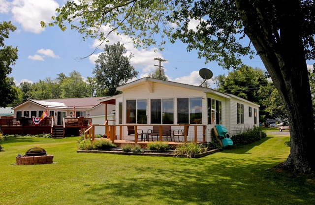 Bring the whole family to this Lamoka Lake Cutie!