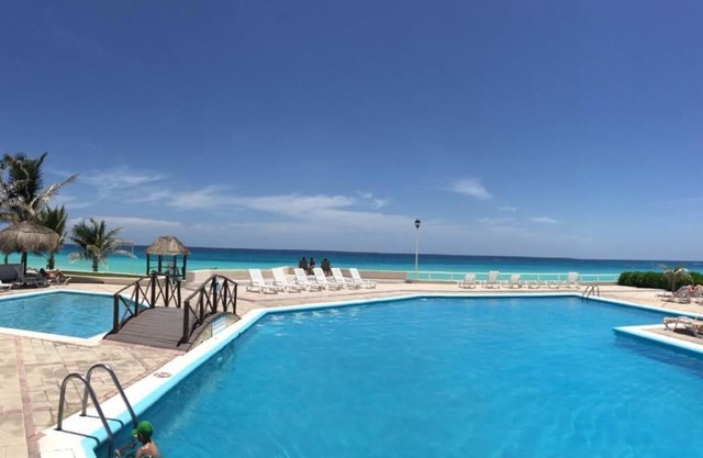 Brisas Apartments