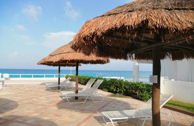 Brisas Beachfront Studios in Hotel Zone