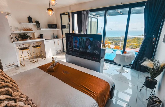 Brisas Suite | Romantic Escape w/ Heated Pool