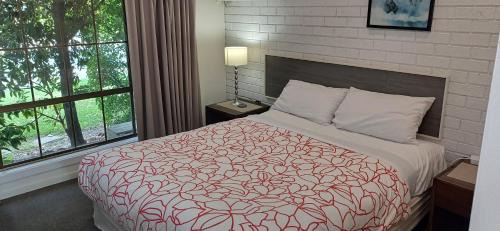 Bristol Hill Motor Inn