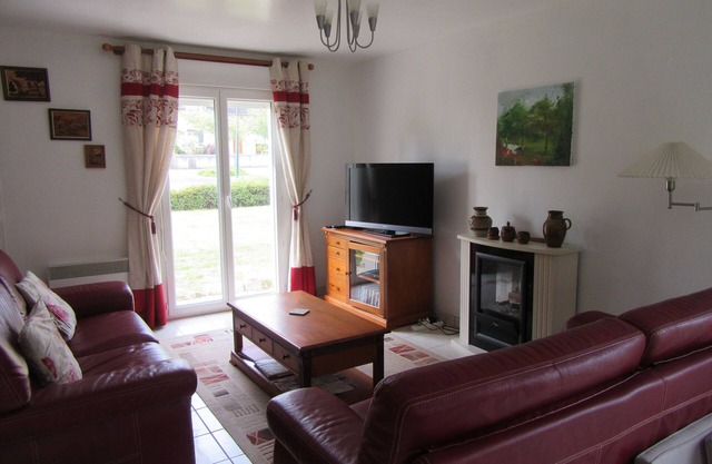 Brita Cottage in Beautiful Rochefort en Terre (Voted prettiest French village)