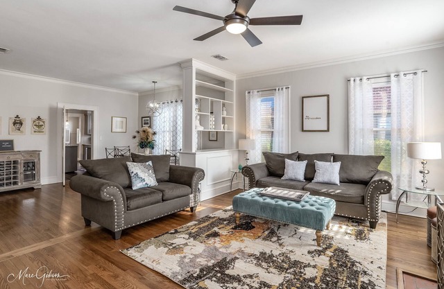 Broadmoor Beauty-Updated & Clean