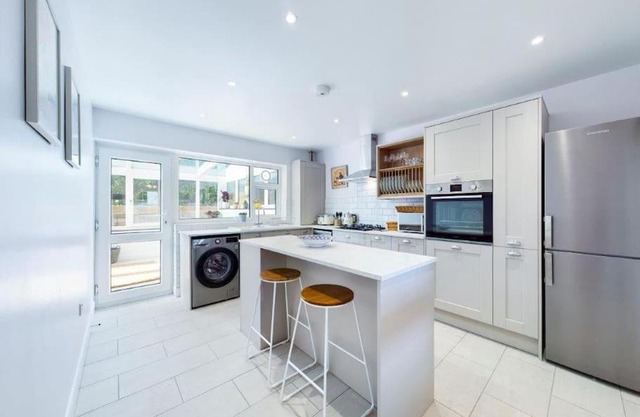 Broadstairs Beach Bungalow. Dogs welcome!