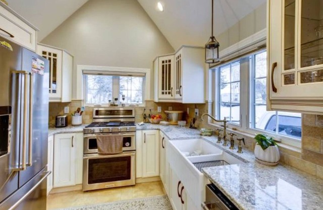 Casa-Diseñador-Baño Privado-Centrally Located Hwy 63