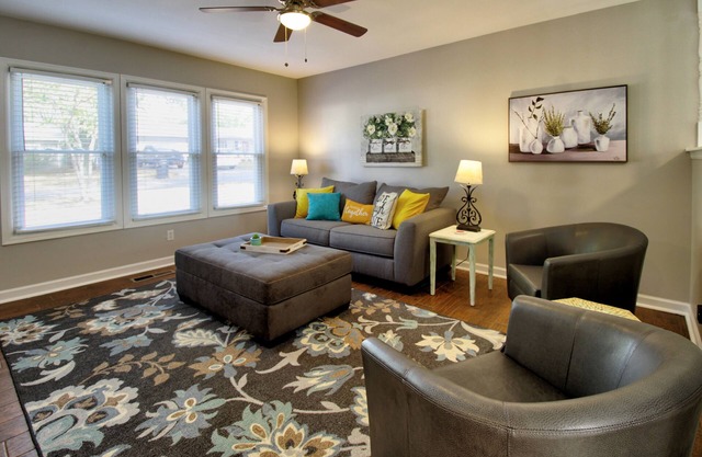 "Broken Arrow 3-Bedroom Retreat – Cozy, Family-Friendly with WiFi & AC!"