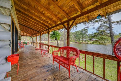 Broken Bow Cabin with Hot Tub and Fishing On-Site!