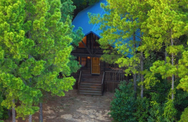 Broken Bow Luxury Cabin by State Park - Fire Pit, Hot Tub more!