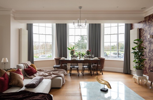 Bromley- Exclusively luxurious, high spec 2 bed/2 bath flat on private grounds