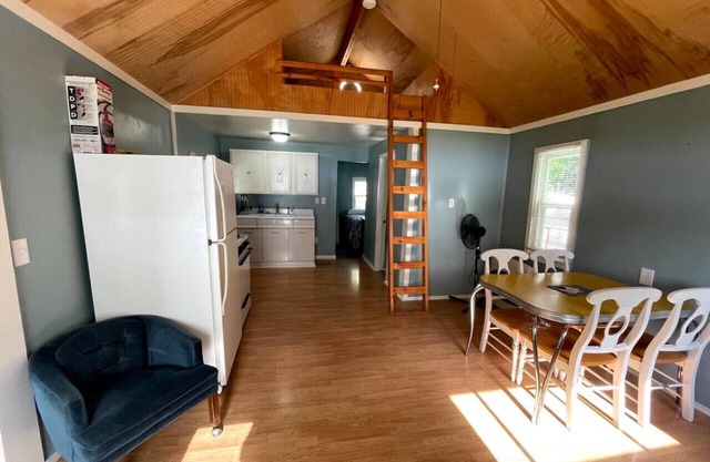 Brookside Cottages and Resort Wyandotte Cottage