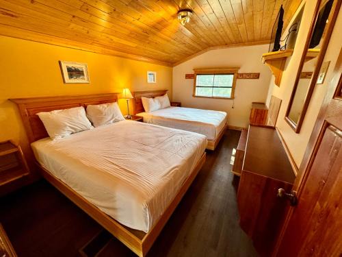 Brookside Motel