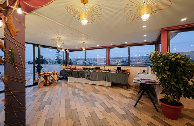 Brosse Garden Hotel