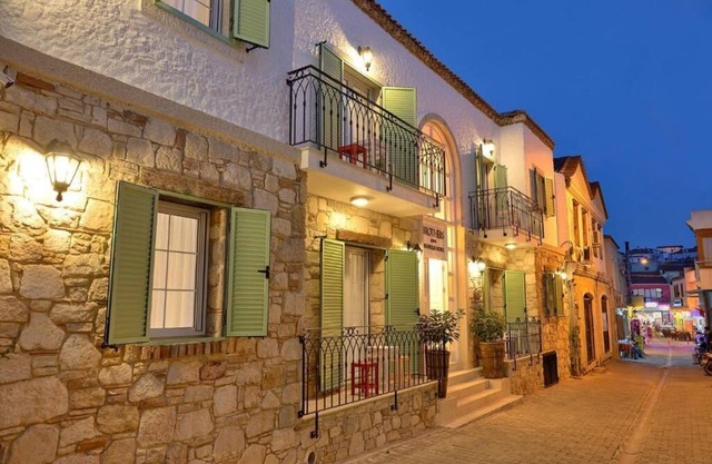 Brothers Cesme Boutique Hotel