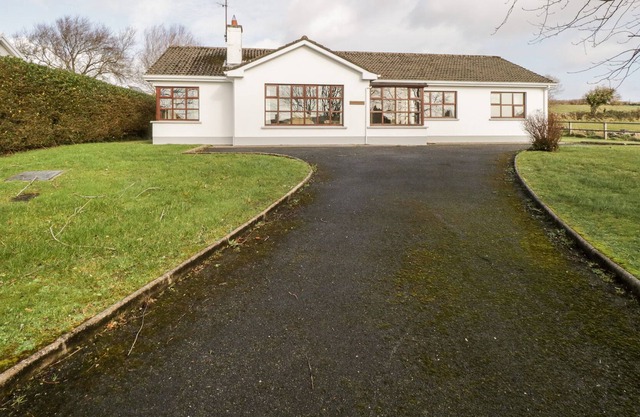 BROW O' THE HILL, pet friendly in Ballyshannon, County Donegal