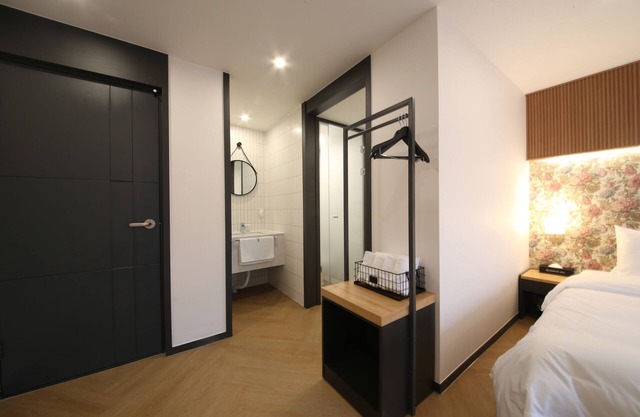 BROWNDOT HOTEL