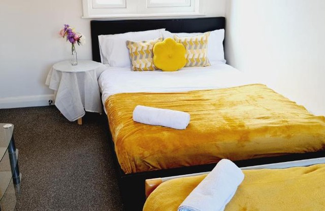 Browning House 3 bedroom 6 beds Long or Short Stay