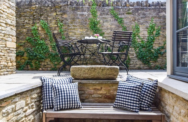Browns Cottage - sleeps 5 guests in 3 bedrooms