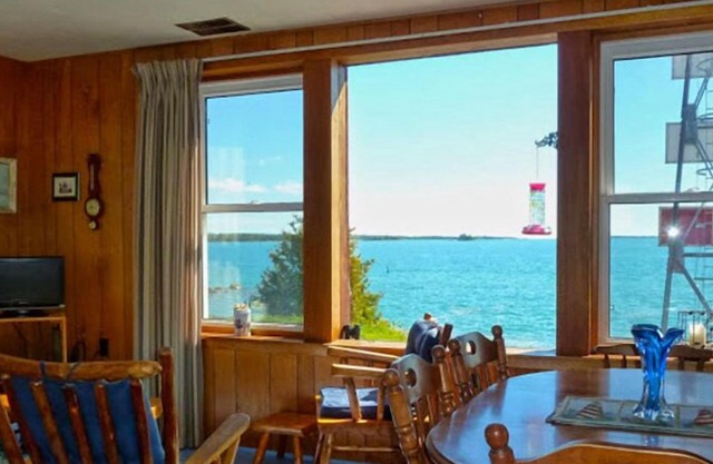 Bruce Bay Cottages & Lighthouse