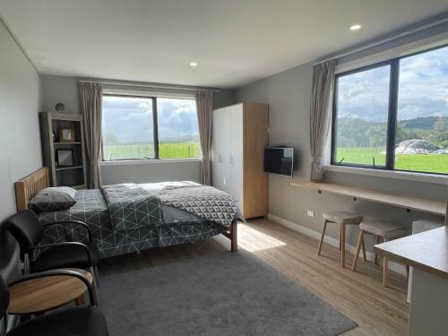 Brunskill studio with bathroom