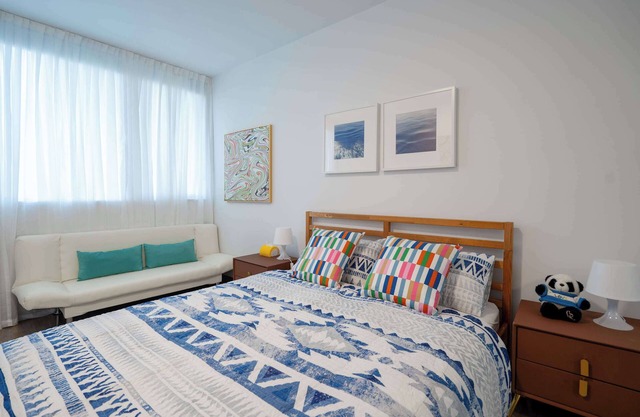 Brunswick 1BR: City & Comfort w/ Free Parking