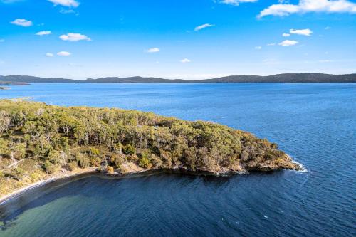Bruny Bay House