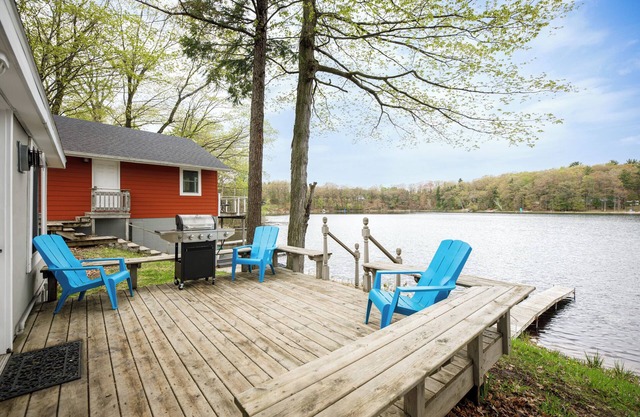 Bryan Lake Hideaway | Private Beach | Downtown