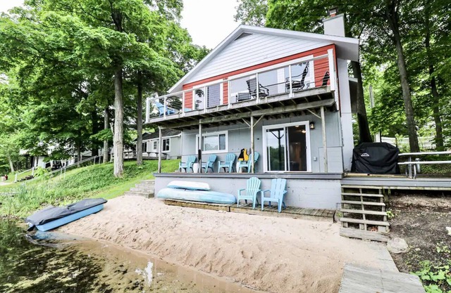 Bryan Lake Waterside Retreat