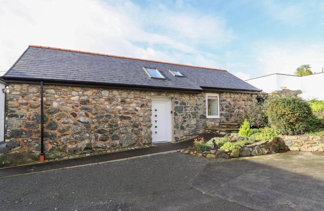 Bryn Eglwys Barn