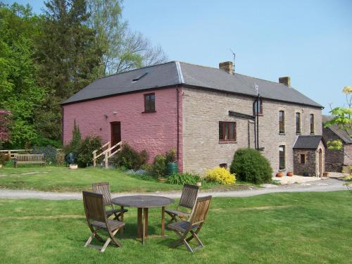 Brynderwen Barn