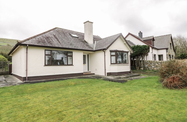 Brynteg, ideal para familias, con un jardín en Llwyngwril, Ref 3934
