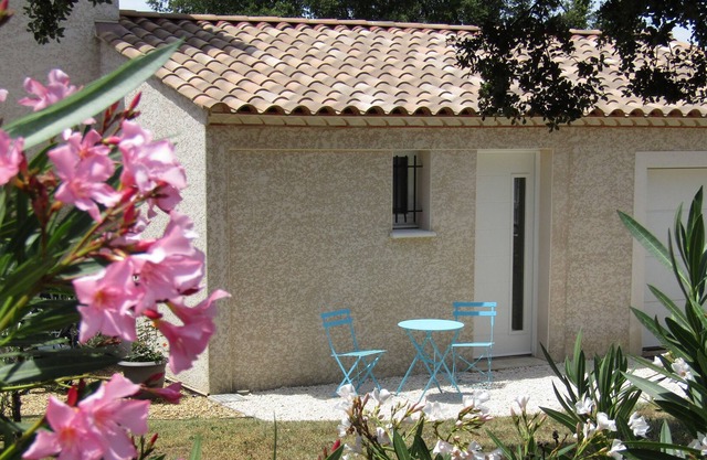 Entre Cévennes y Camarga, a 30 minutos de las playas, espaciosa habitación de huéspedes.