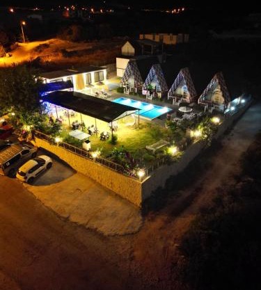 Bu Bungalow Hotel